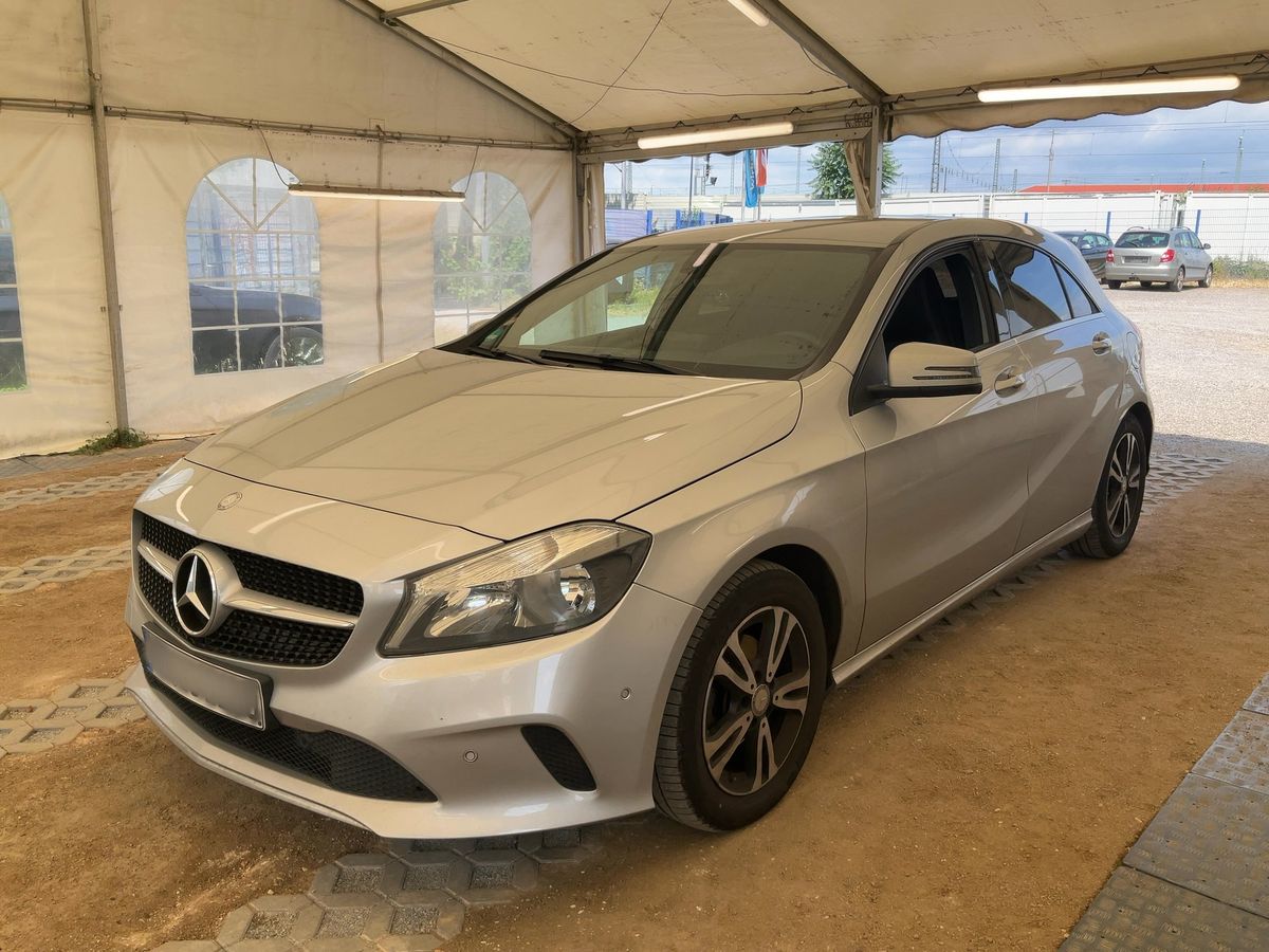 Mercedes-Benz A-Klasse 2016 — photo 1