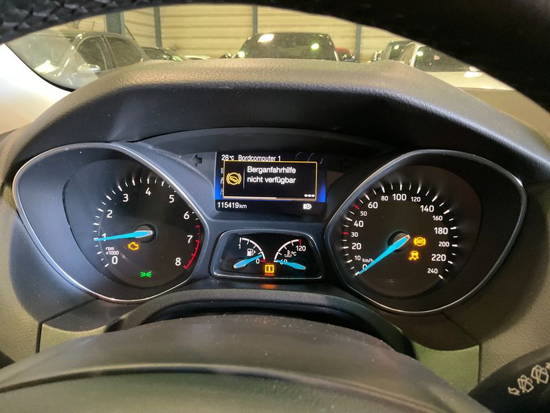 Ford Focus 1.0 EcoBoost Business 2015 – снимка 26