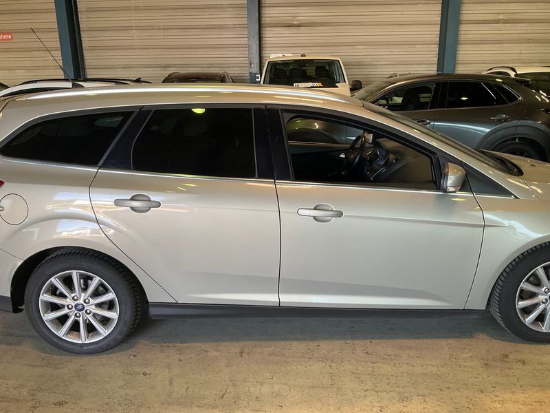 Ford Focus 1.0 EcoBoost Business 2015 – снимка 10
