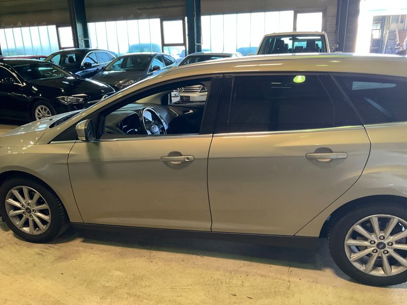 Ford Focus 1.0 EcoBoost Business 2015 – снимка 4