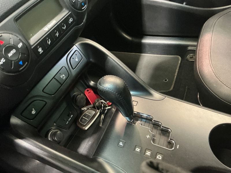 Hyundai ix35 2.0 CRDi Premium AWD 2013 – снимка 26
