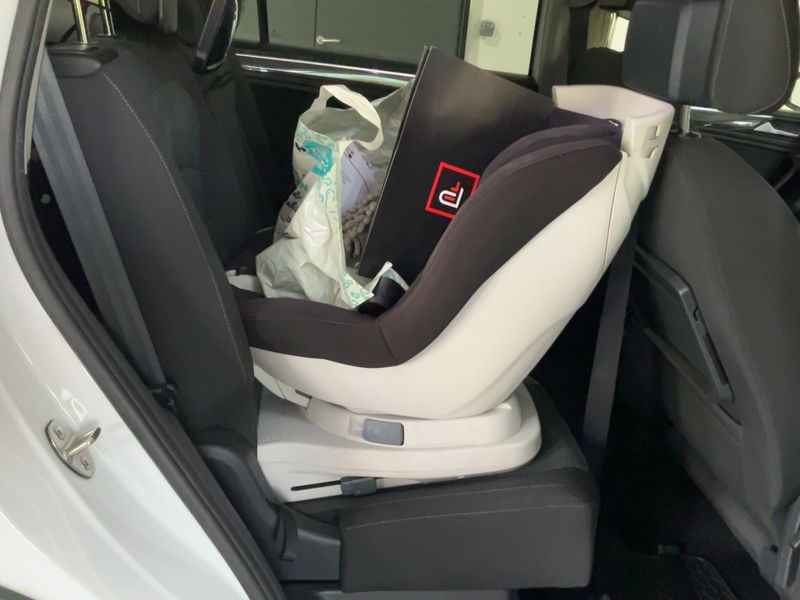 Volkswagen Tiguan Allspace 2.0 TDI Carat — zdjęcie 14