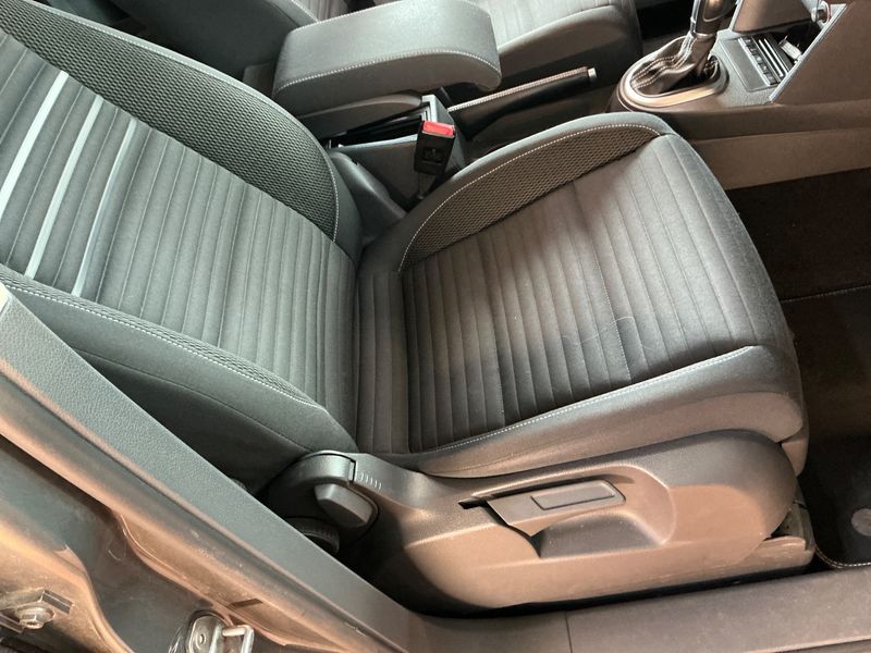 Volkswagen Touran 1.6 TDI Cup BlueMotion Tech 2014 – снимка 45