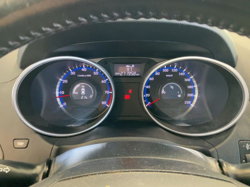 Hyundai ix35 2.0 Style 2WD — zdjęcie 13