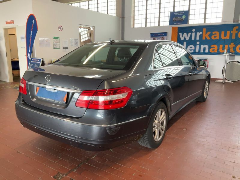 Mercedes-Benz E-Klasse E 200 CGI BlueEfficiency Elegance 2009 – снимка 8