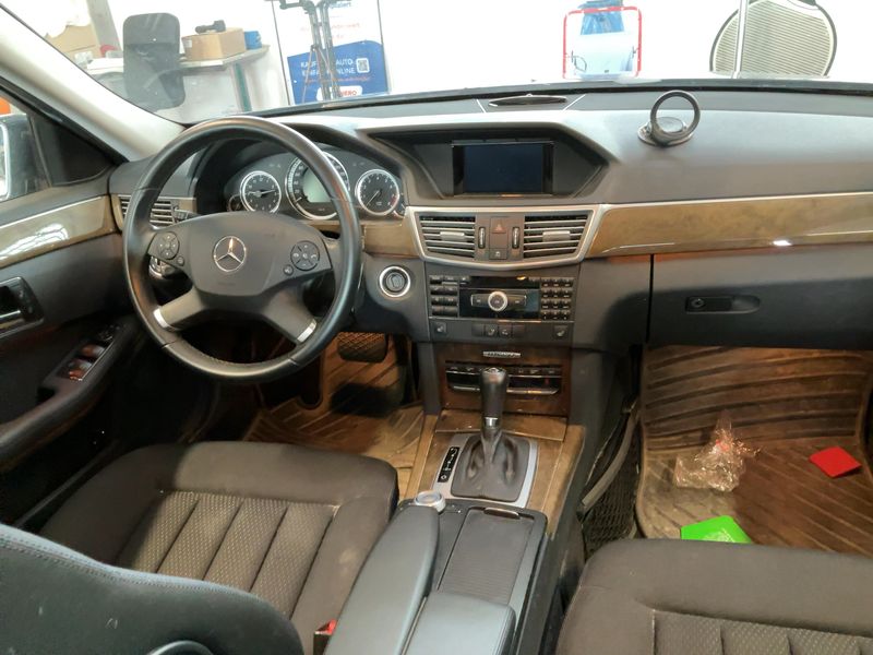 Mercedes-Benz E-Klasse E 200 CGI BlueEfficiency Elegance 2009 – снимка 18