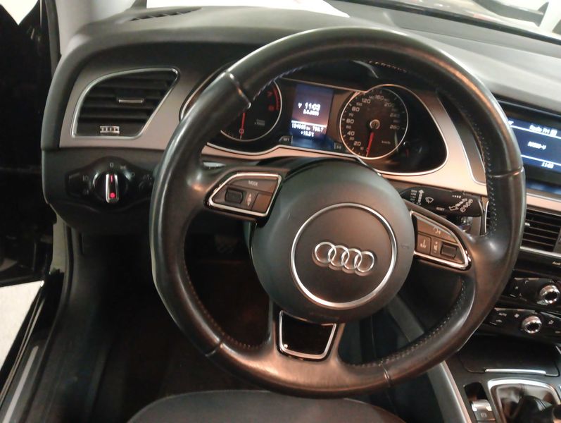 Audi A4 1.8 TFSI Attraction — zdjęcie 19