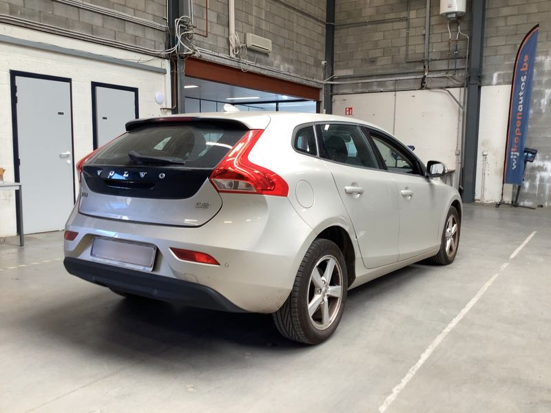 Volvo V40 2.0 D2 Kinetic — zdjęcie 6