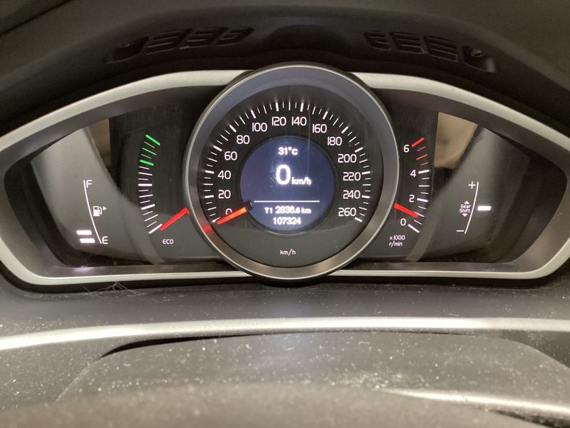 Volvo V40 2.0 D2 Kinetic — zdjęcie 13