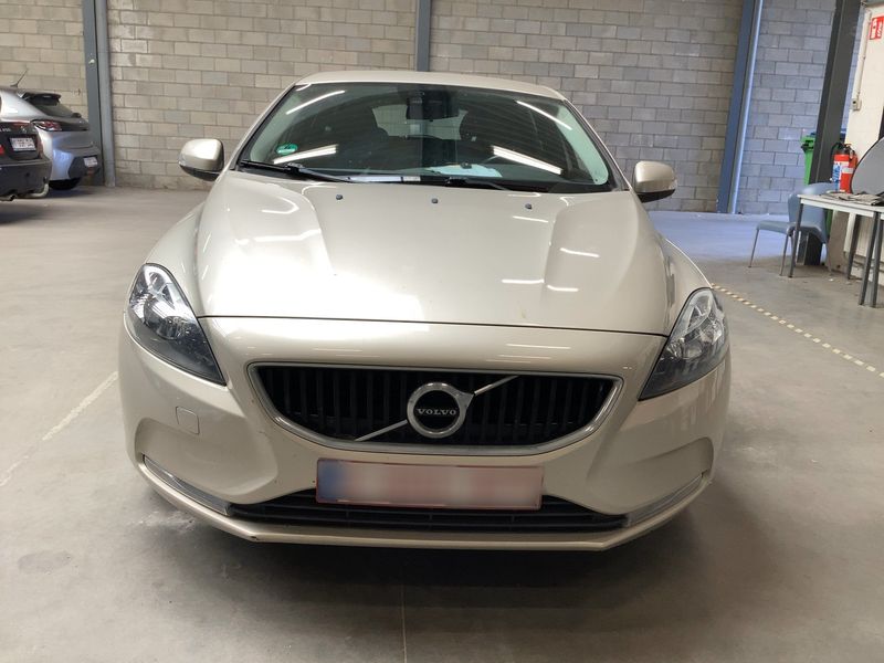 Volvo V40 2.0 D2 Kinetic — zdjęcie 9