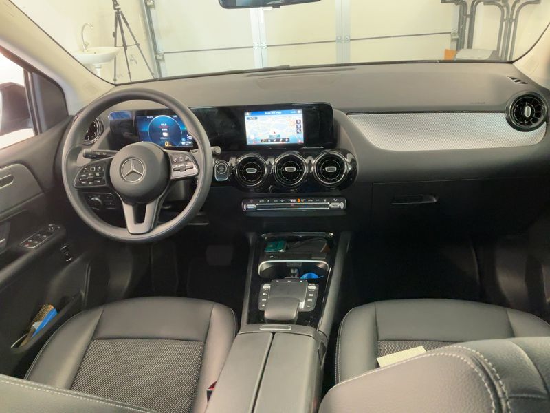 Mercedes-Benz B-Klasse B 250e — zdjęcie 12