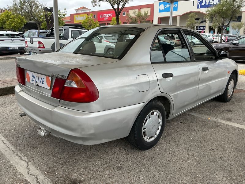 Mitsubishi Lancer 1.3 GL 1300 — zdjęcie 2