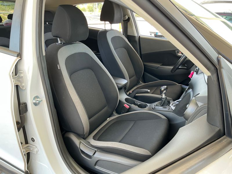 Hyundai Kona 1.0 TGDI Premium 2WD — zdjęcie 11