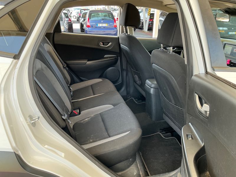 Hyundai Kona 1.0 TGDI Premium 2WD — zdjęcie 14