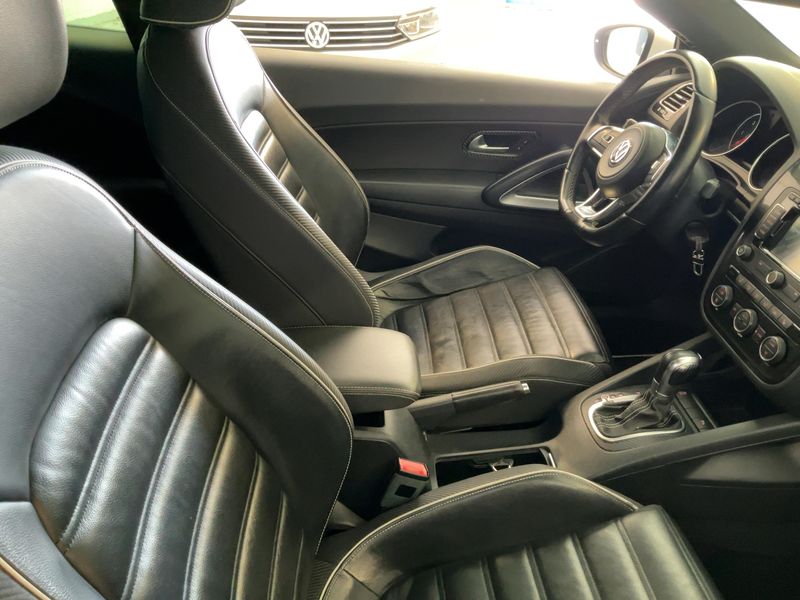 Volkswagen Scirocco 2.0 TDI R-Line BlueMotion Tech — zdjęcie 11