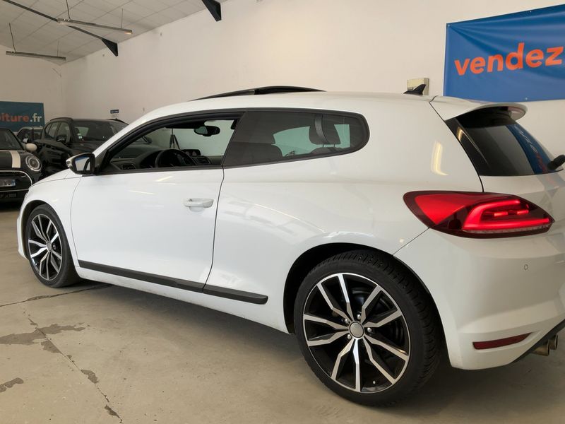 Volkswagen Scirocco 2.0 TDI R-Line BlueMotion Tech — zdjęcie 3