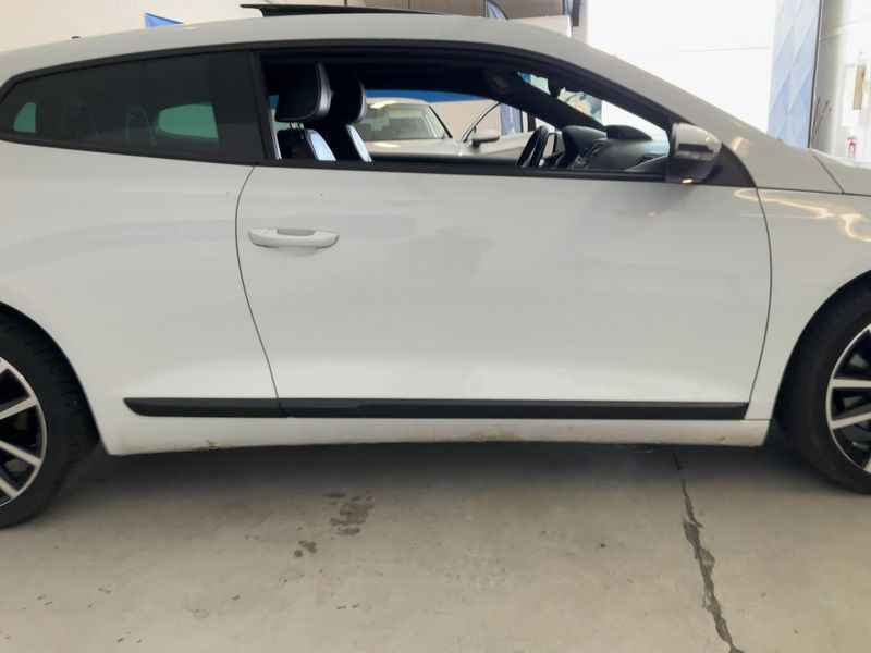Volkswagen Scirocco 2.0 TDI R-Line BlueMotion Tech — zdjęcie 7