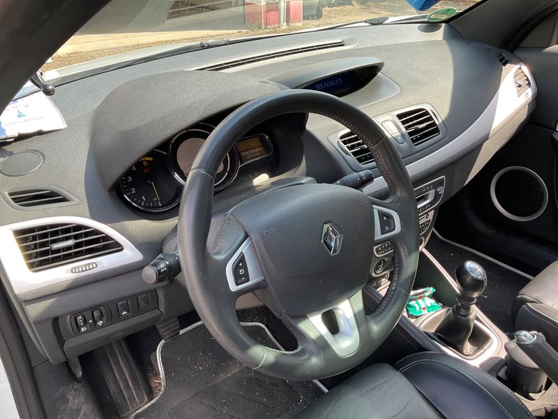 Renault Megane 1.5 dCi Dynamique 2012 – снимка 31