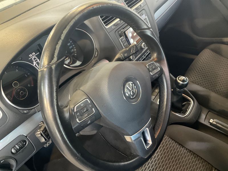 Volkswagen Golf VI 1.6 TDI Trendline BlueMotion Tech 2011 – снимка 22