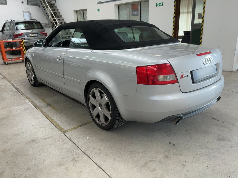 Audi S4 4.2 V8 quattro — zdjęcie 3