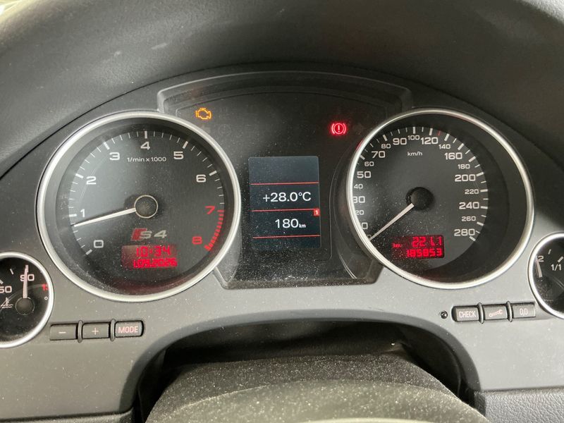 Audi S4 4.2 V8 quattro — zdjęcie 13