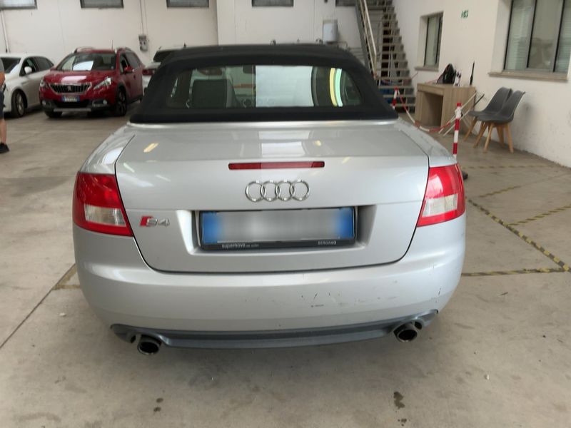 Audi S4 4.2 V8 quattro — zdjęcie 5