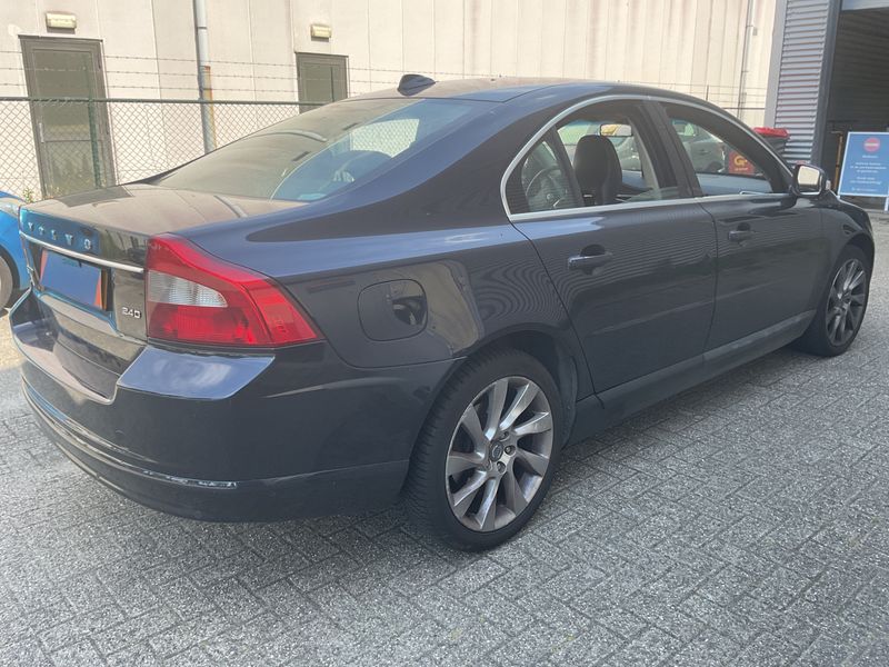 Volvo S80 2.4 D Kinetic — zdjęcie 2