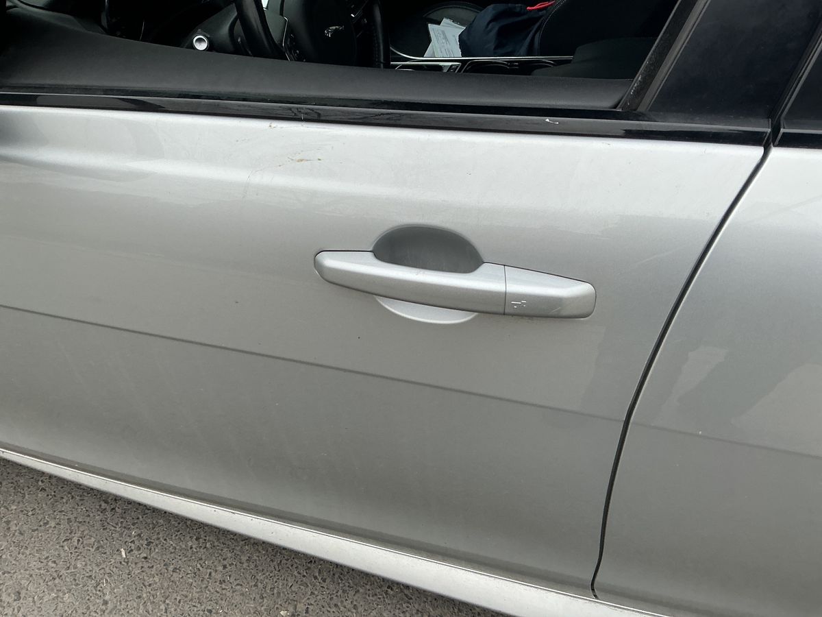 Jaguar XE 2017 — photo 38