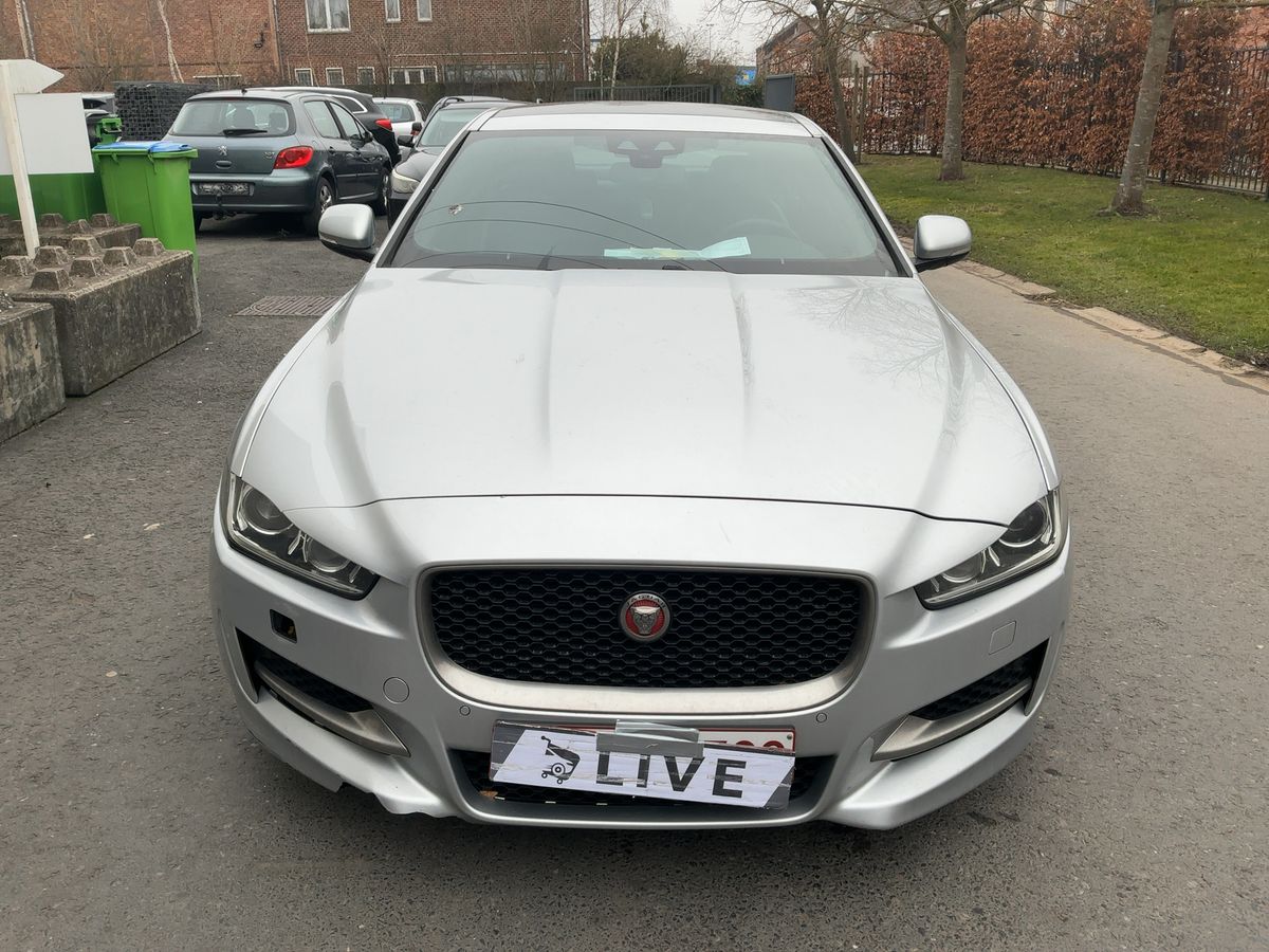 Jaguar XE 2017 — photo 15