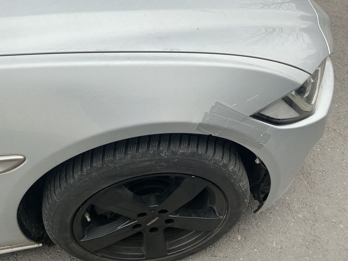 Jaguar XE 2017 — photo 32