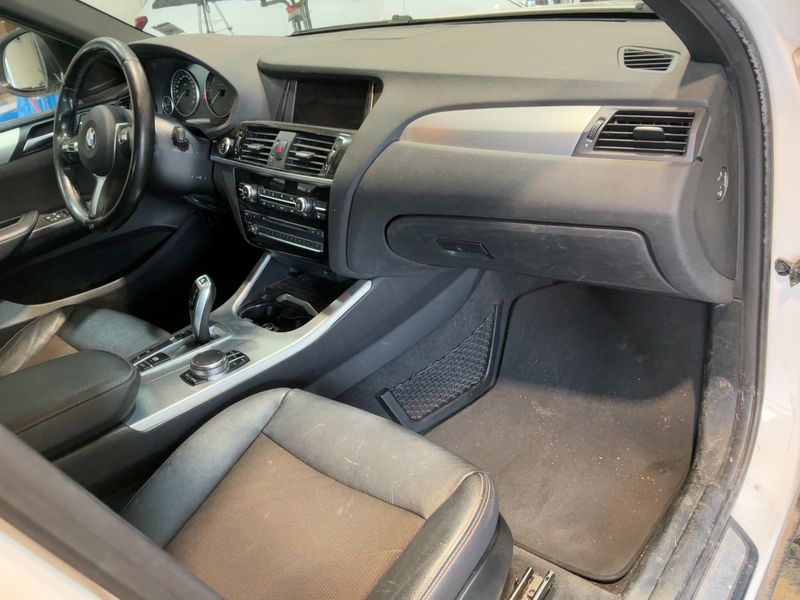 BMW X4 xDrive 20d — zdjęcie 12