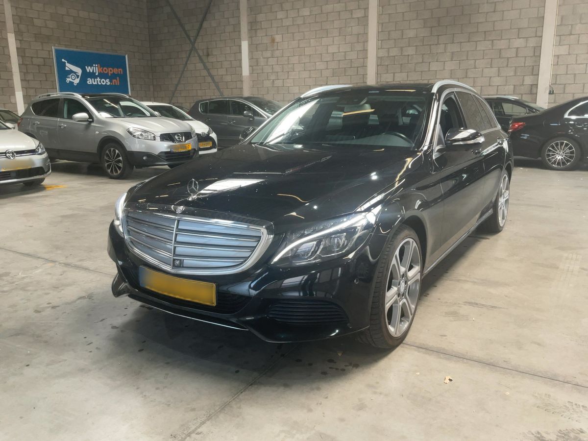 Mercedes-Benz C-Klasse 2015 — photo 1