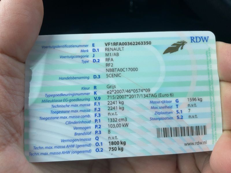 Renault Grand Scenic 1.3 TCe Intens — zdjęcie 15