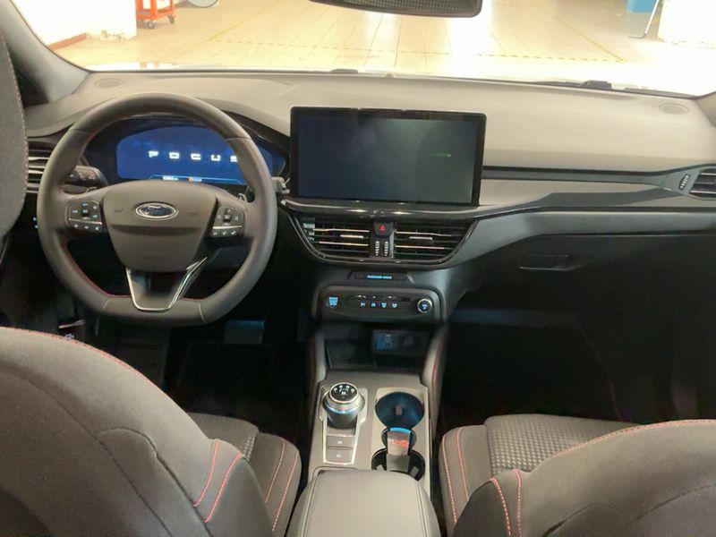 Ford Focus 1.5 TDCi EcoBlue ST-Line X — zdjęcie 12