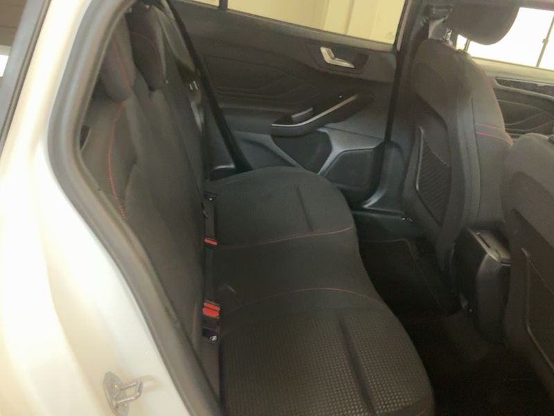 Ford Focus 1.5 TDCi EcoBlue ST-Line X — zdjęcie 14