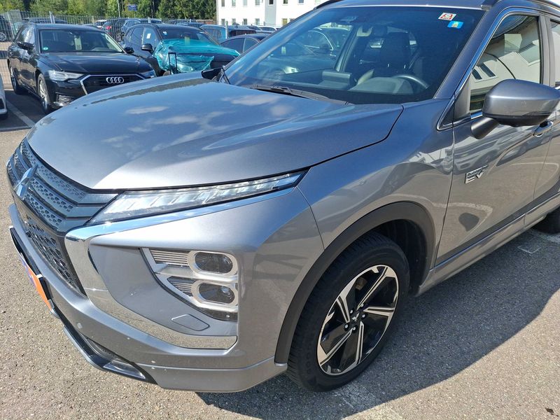Mitsubishi Eclipse Cross 2.4 Plug-in Hybrid Plus Select 4WD — zdjęcie 2
