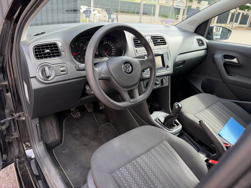 Volkswagen Polo 1.0 Trendline BlueMotion Tech — zdjęcie 21