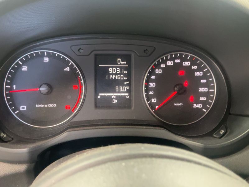 Audi A1 1.6 TDI Attraction 2011 – снимка 18