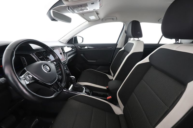 Volkswagen T-Roc 2.0 TDI Active 4Motion — zdjęcie 11