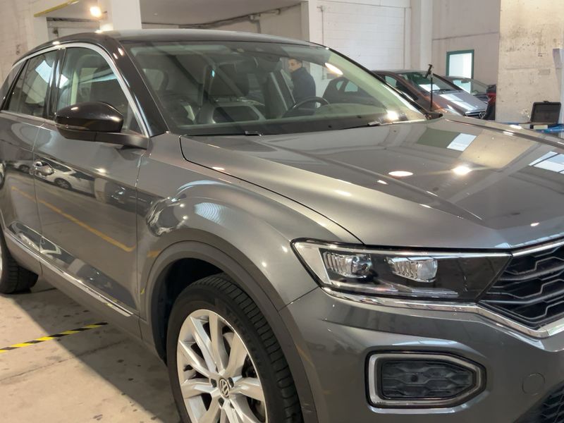 Volkswagen T-Roc 2.0 TDI Active 4Motion — zdjęcie 8