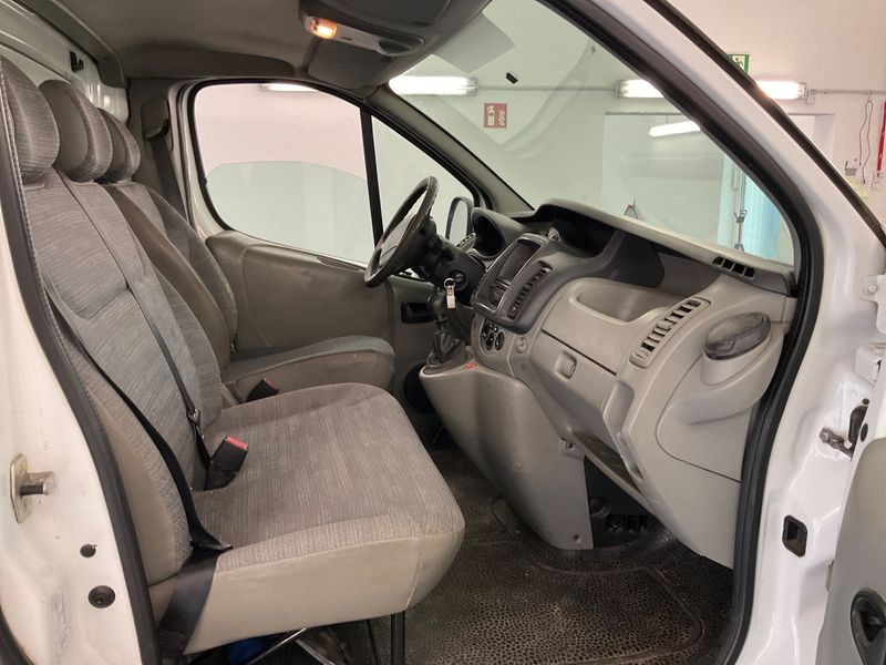 Renault Trafic 2.0 dCi L1H1 2,7t — zdjęcie 3