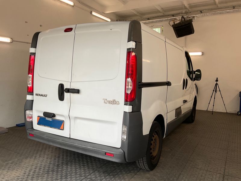 Renault Trafic 2.0 dCi L1H1 2,7t — zdjęcie 2