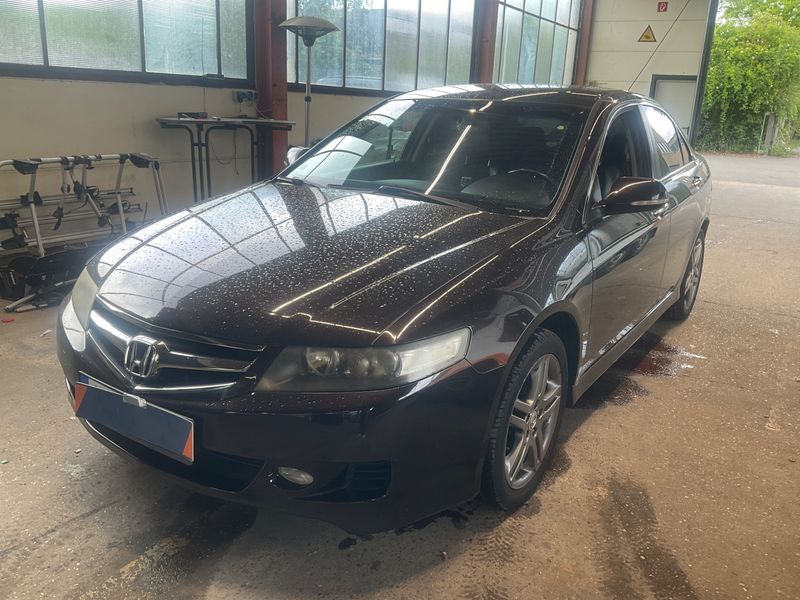 Honda Accord 2.0 VTEC Sport — zdjęcie 1
