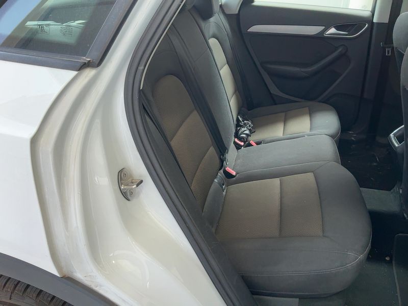 Audi Q3 2.0 TDI quattro — zdjęcie 14