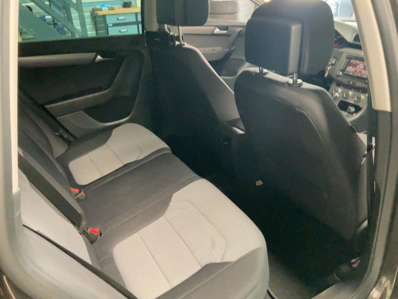 Volkswagen Passat 2.0 TDI Comfortline BlueMotion Tech 2012 – снимка 19