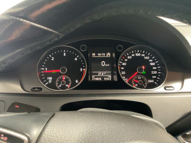 Volkswagen Passat 2.0 TDI Comfortline BlueMotion Tech 2012 – снимка 18