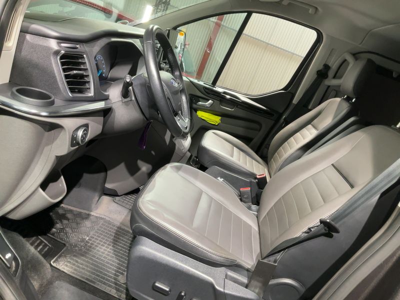 Ford Tourneo Custom 2.0 TDCi 320 L2 Tourneo Titanium X — zdjęcie 11
