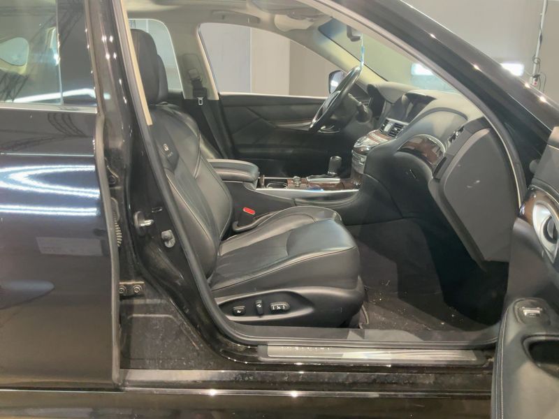 Infiniti M-Serie M35h Hybrid GT Premium — zdjęcie 11
