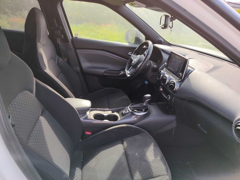 Nissan Juke 1.0 DIG-T Tekna — zdjęcie 9