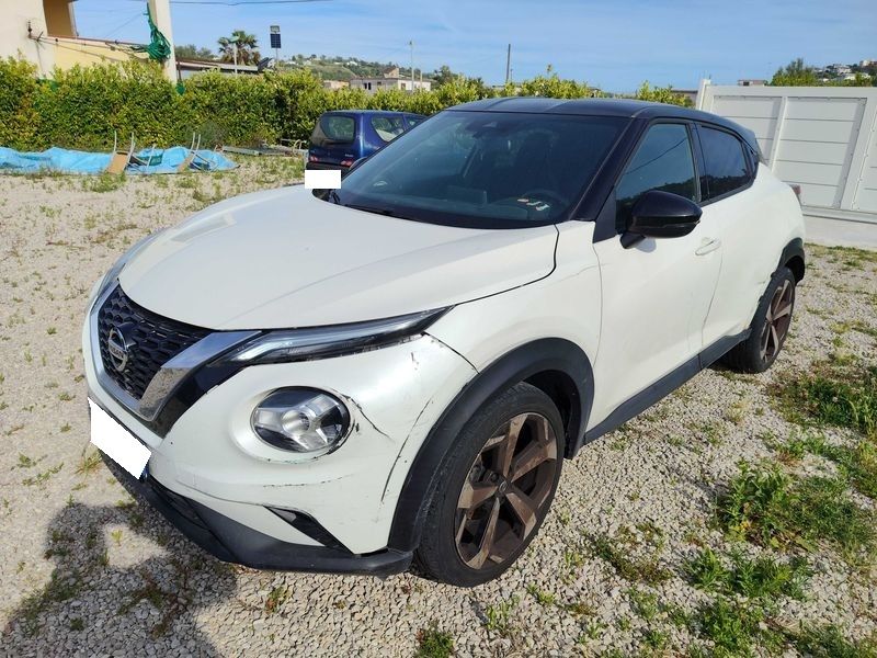 Nissan Juke 1.0 DIG-T Tekna — zdjęcie 2